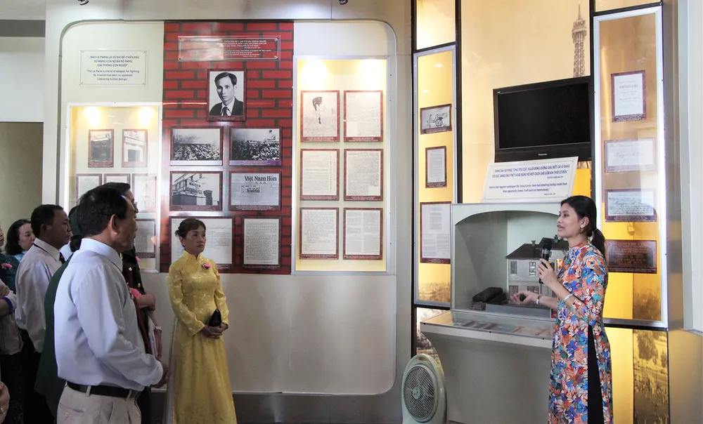 ​Chuyện viên gạch hồng sưởi ấm Bác giữa mùa đông ảnh 1