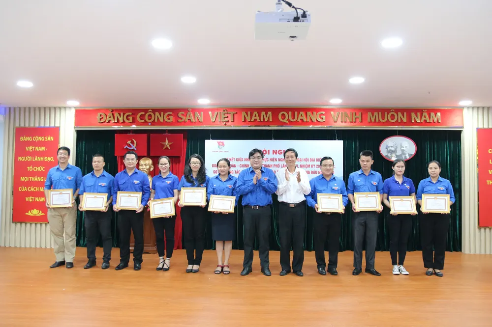 Khối Dân – Chính – Đảng TPHCM: Công tác Đoàn và phong trào thanh niên đạt được nhiều kết quả chuyển biến tích cực ảnh 2