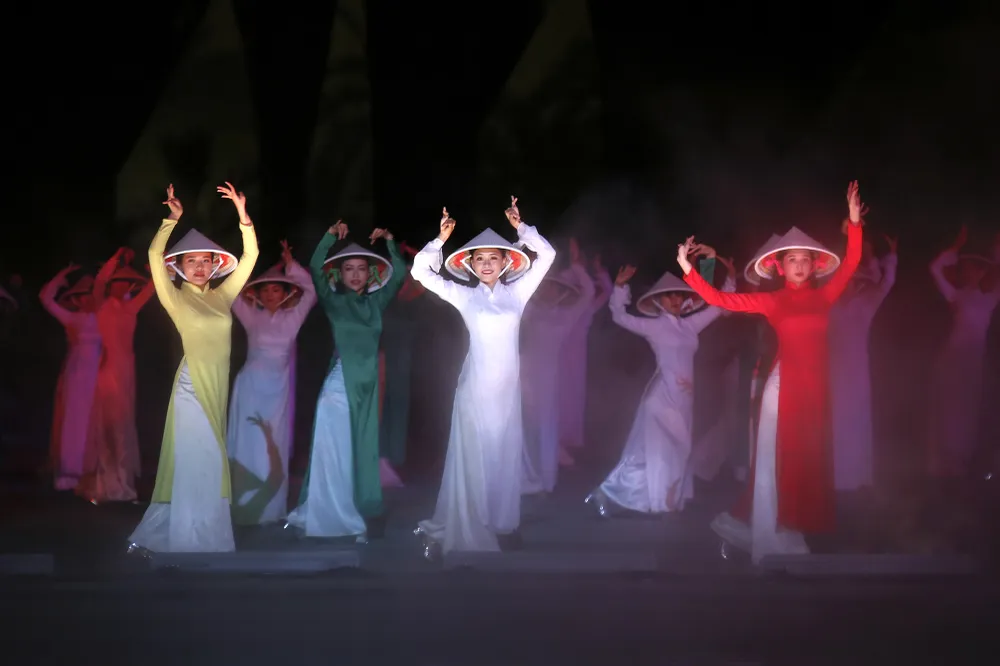 Để áo dài Việt Nam được UNESCO công nhận ảnh 1