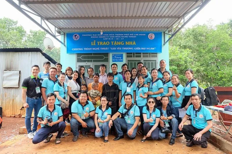 Gọi yêu thương giữa đại ngàn ảnh 2