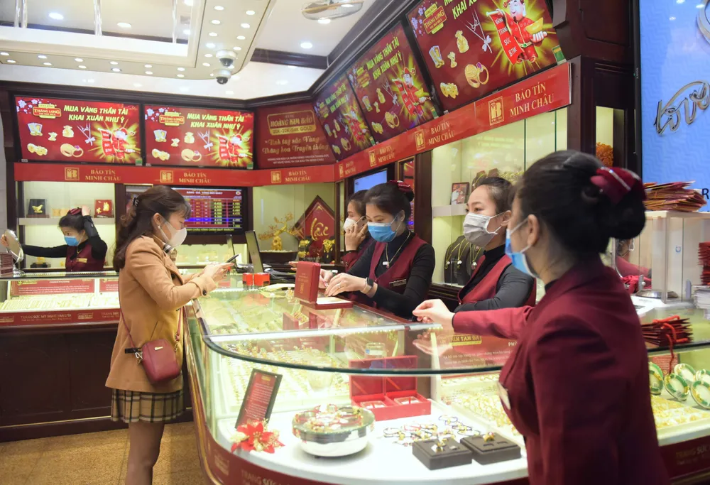 Vàng còn “dậy sóng” ảnh 2