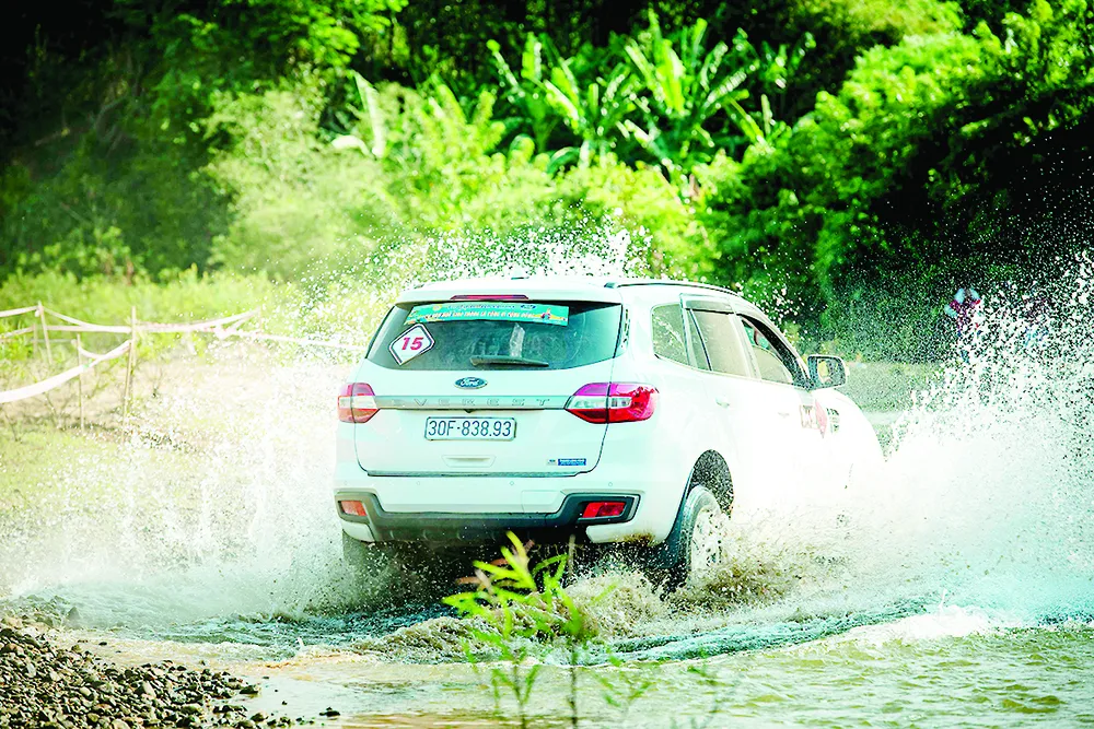 Ford Everest dẫn đầu doanh số phân khúc SUV hạng trung tháng 7-2020