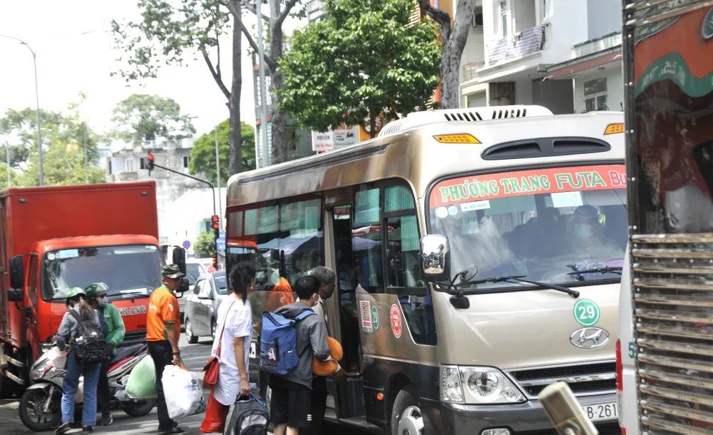 Phản hồi bài “Biến tướng xe hợp đồng” đã giao trách nhiệm cụ thể cho quận, huyện ảnh 2