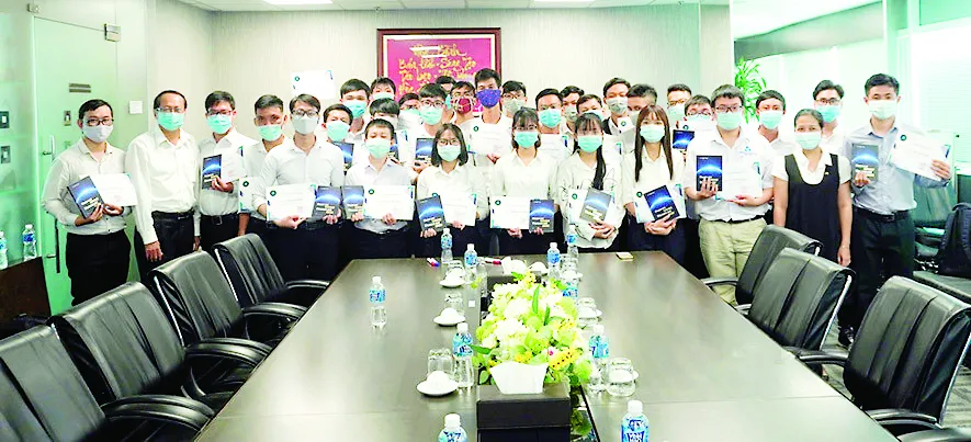 Hòa Bình trao chứng nhận thực tập - kết nối tài năng trẻ ảnh 1