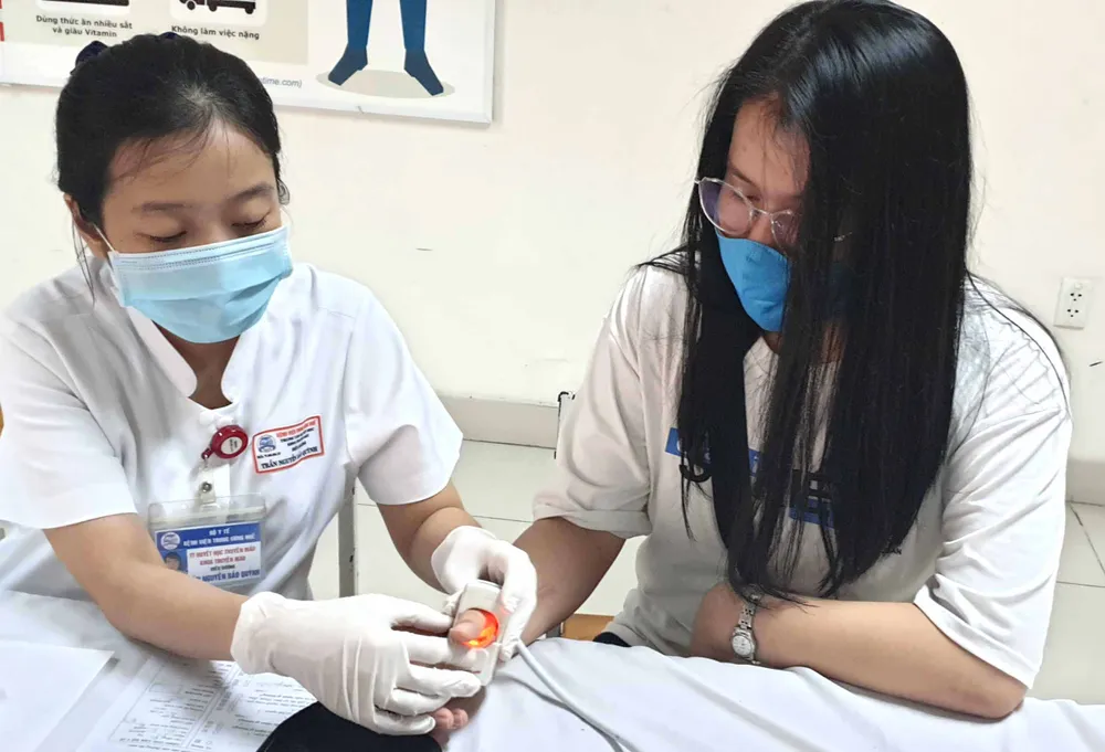  Giọt máu hồng lan tỏa ảnh 3