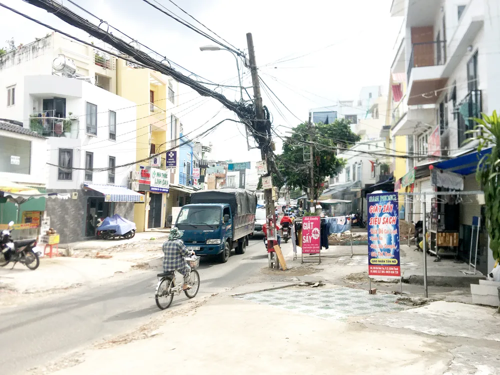 Phá nút cổ chai khai thông đường phố ảnh 1