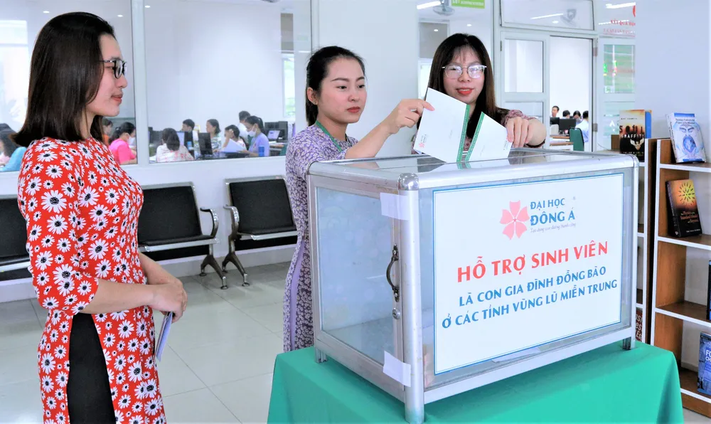 Sẻ chia với sinh viên miền Trung ảnh 1