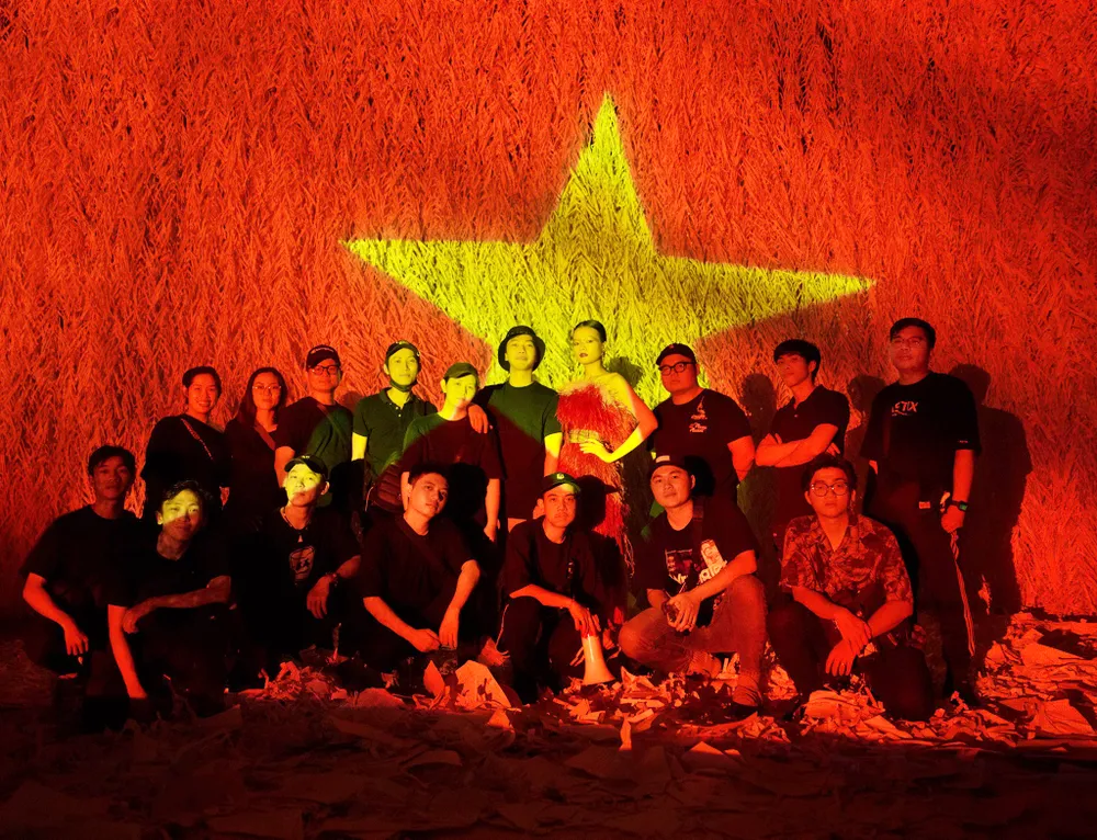 Nhà thiết kế Trần Hùng: Đam mê bất tận thời trang bền vững ảnh 1