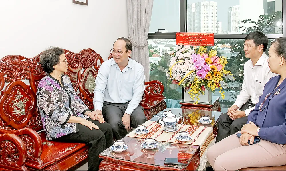 Tuyên dương 161 nhà giáo trẻ tiêu biểu ảnh 1