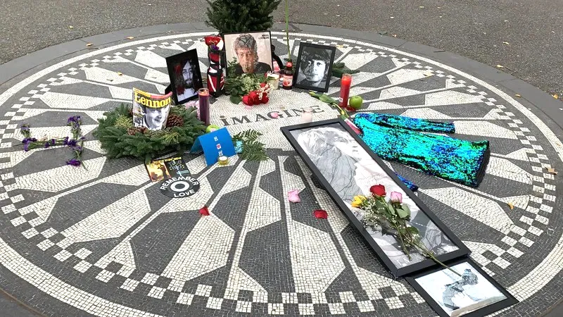 Những câu chuyện về bài hát "Imagine" ảnh 1