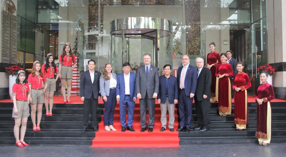 Đại sứ Hoa Kỳ thăm và làm việc với HDBank, Vietjet ảnh 1