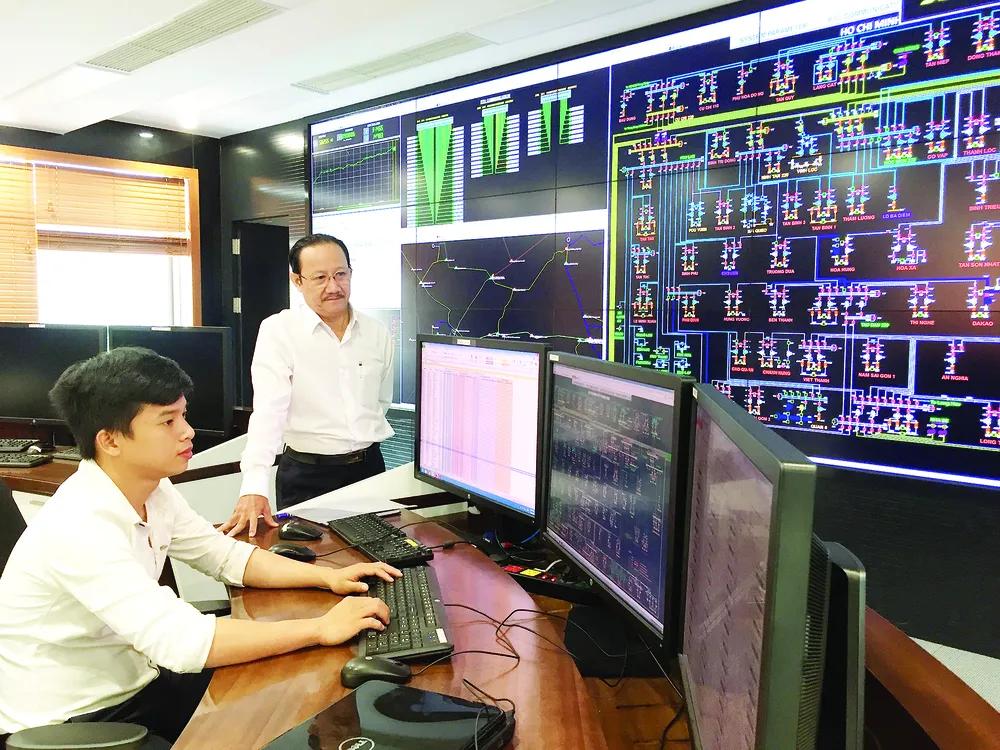 Nỗ lực xây dựng hình ảnh người công nhân ngành điện thành phố ảnh 1