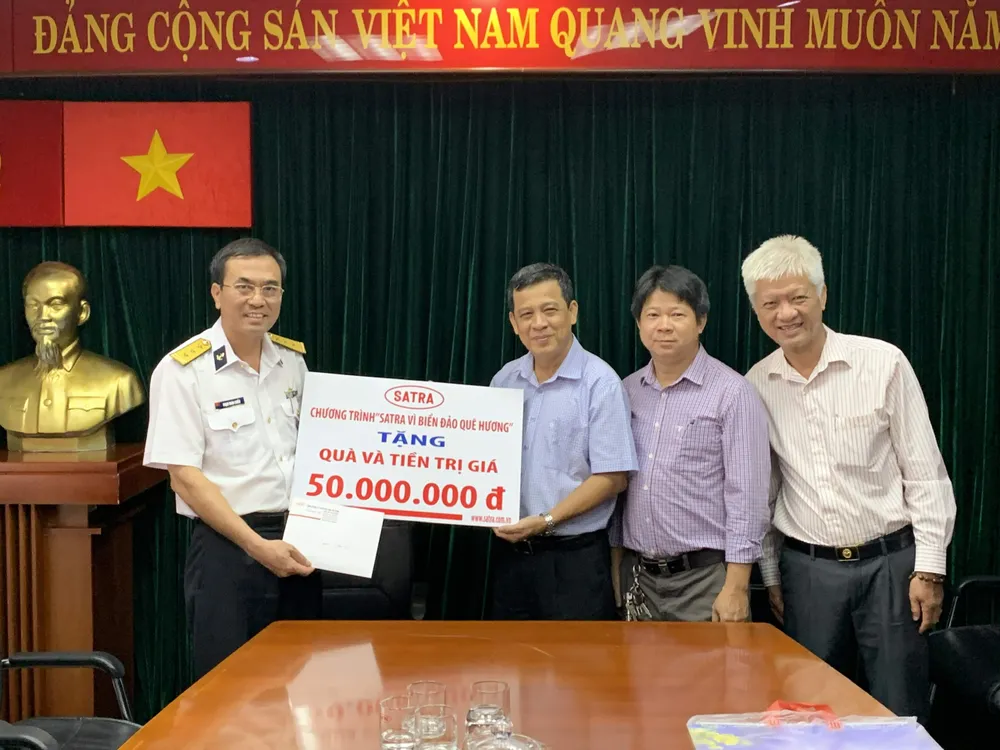 Chương trình “SATRA vì biển đảo quê hương”: 10 năm hướng về biển đảo quê hương ảnh 2