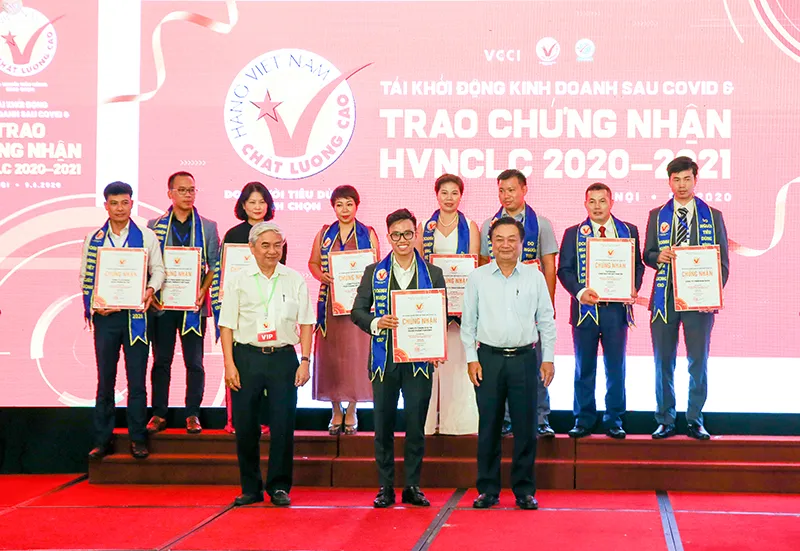 CEO Dược phẩm Tâm Bình qua lăng kính con trai ảnh 2