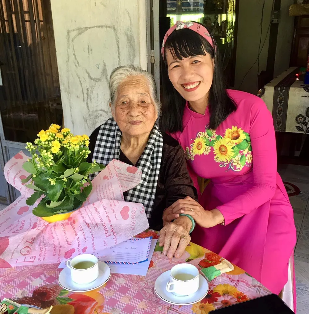 Sống là cống hiến ảnh 1