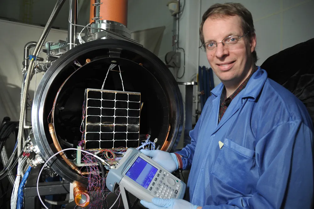 Hấp dẫn khai thác năng lượng mặt trời không gian ảnh 1