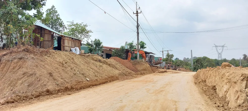 Cải tạo quốc lộ 24 ảnh hưởng sinh hoạt người dân ảnh 1