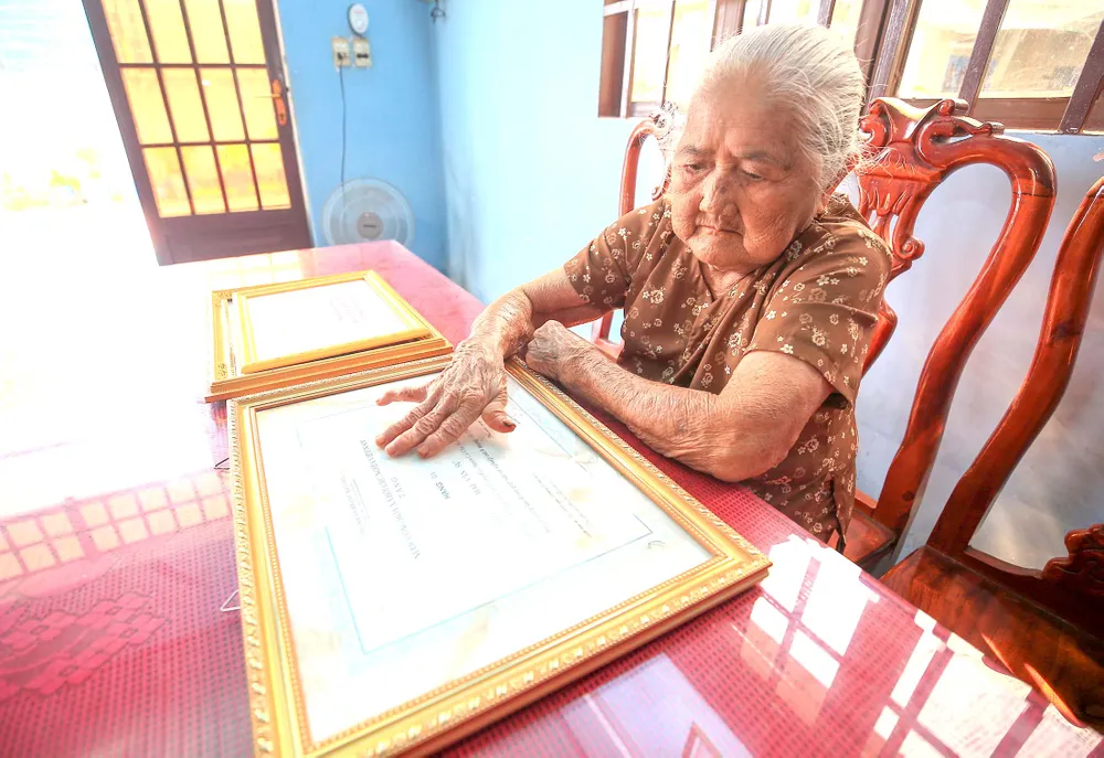 Giá trị cho mai sau - Bài 1: Thưa má, con đi! ảnh 1