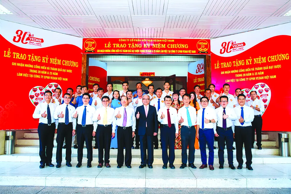 Lễ trao tặng kỷ niệm chương tri ân sự cống hiến và thành quả đạt được cho 139 nhân viên Vedan Việt Nam