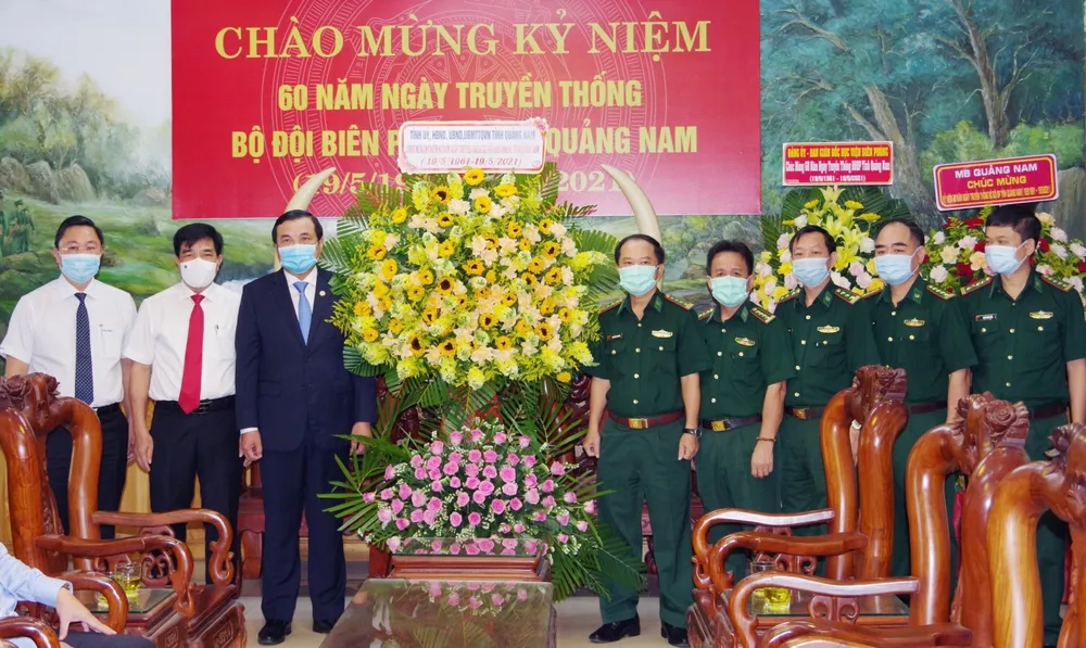 Lãnh đạo tỉnh Quảng Nam thăm, chúc mừng BĐBP tỉnh nhân kỷ niệm 60 năm Ngày truyền thống BĐBP tỉnh ảnh 1