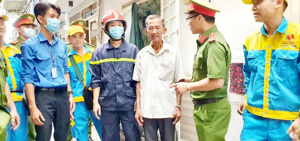 Đi từng ngõ, gõ từng nhà ảnh 1