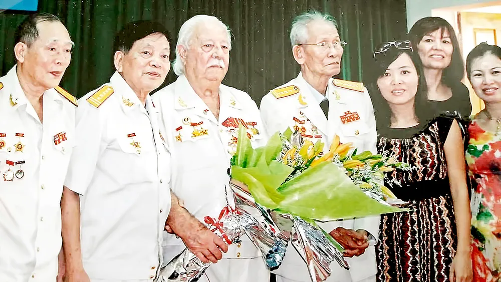 Cảm ơn và vĩnh biệt anh hùng Kostas Sarantidis Nguyễn Văn Lập! ảnh 2