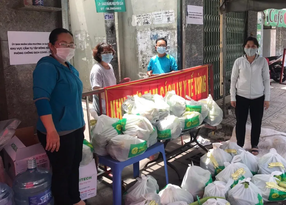 Đi chợ giúp dân ảnh 1