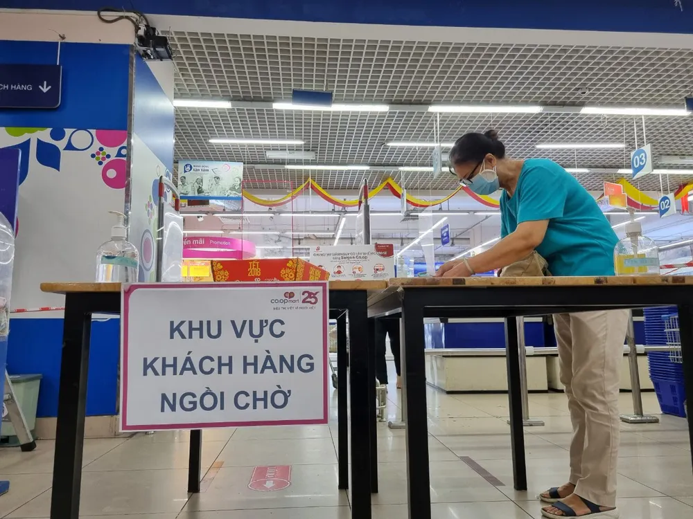 Hàng hóa dồi dào tại Co.opmart  ảnh 1