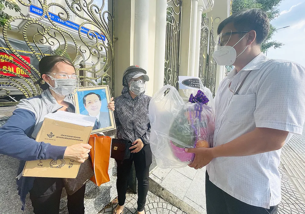 Chu toàn khói hương cho người mất do Covid-19 ảnh 1
