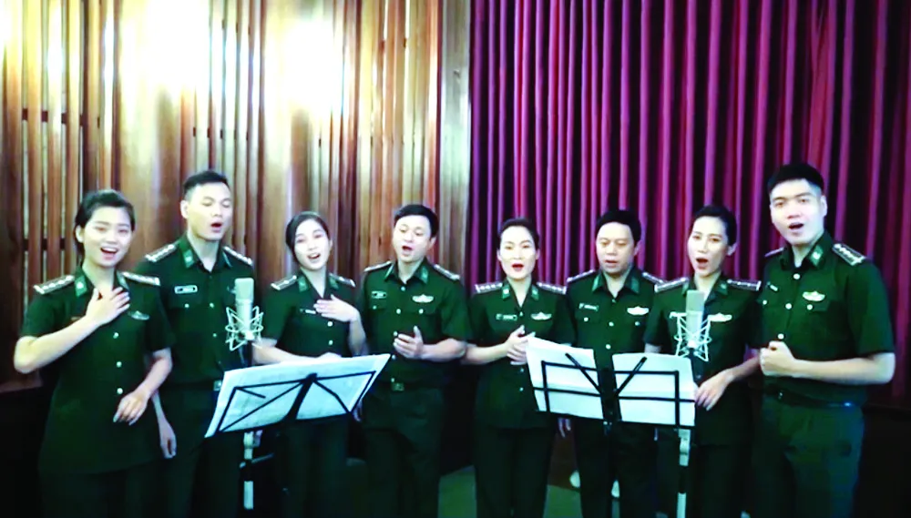 Một cảnh trong chương trình "Tiếng hát át Covid"