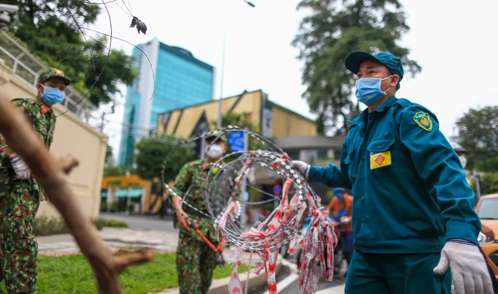 Từ 11 giờ hôm nay 30-9, các chốt kiểm soát nội thành TPHCM được tháo dỡ  ảnh 7