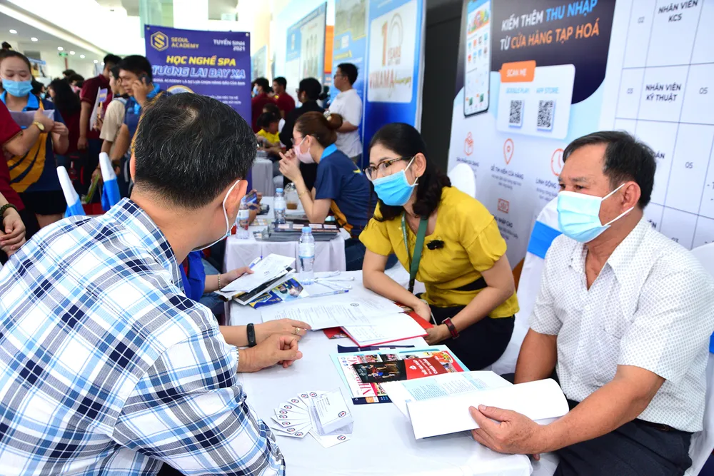 Sôi động nhu cầu tuyển dụng lao động ảnh 1