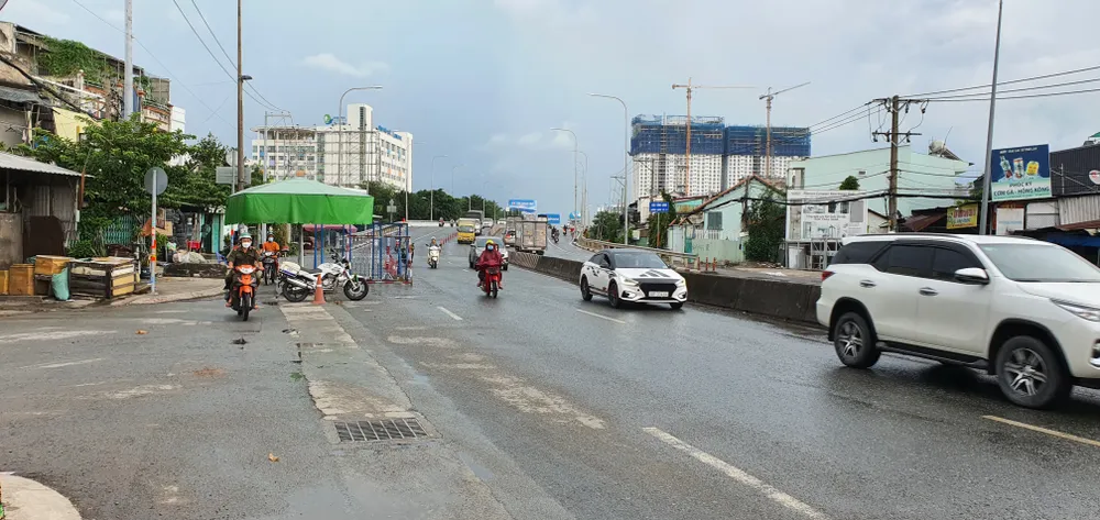 Đi lại sau khi áp dụng Nghị quyết 128/NQ-CP: Đã thông thoáng hơn ảnh 1