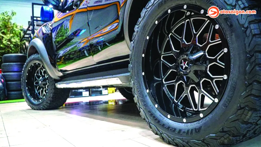 Ford Everest độ phong cách F-150 cho người thích SUV hầm hố  ảnh 2