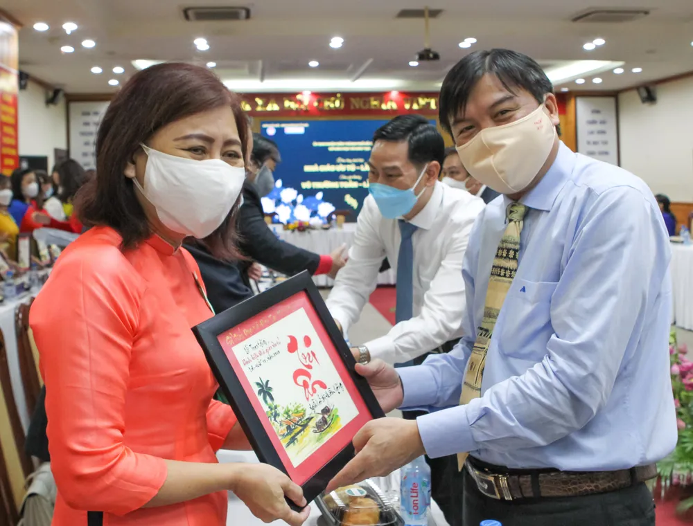 Tri ân những đóa hoa thầm lặng ảnh 4