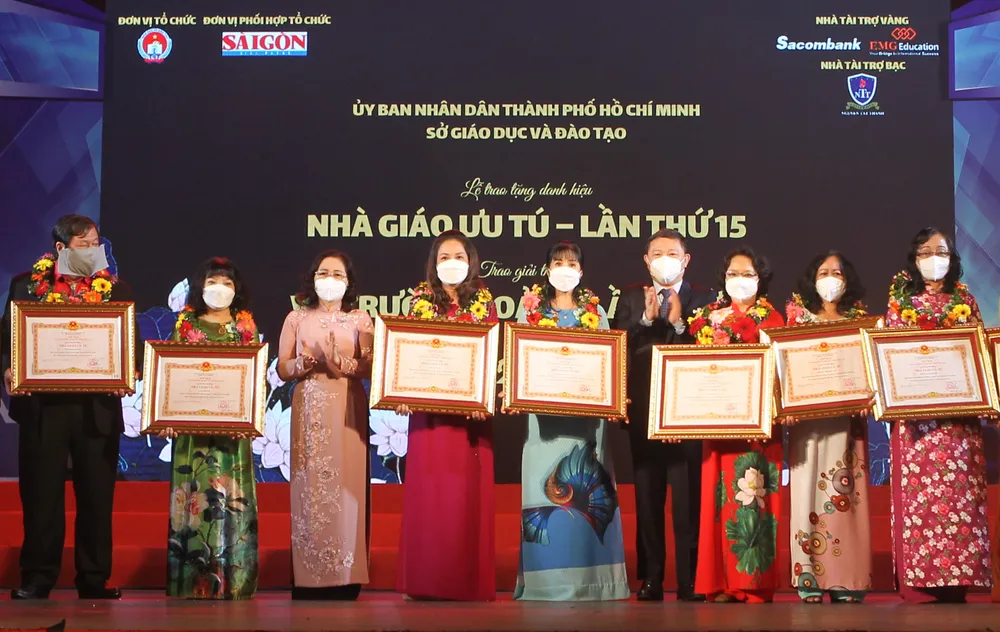 Tri ân những đóa hoa thầm lặng ảnh 2