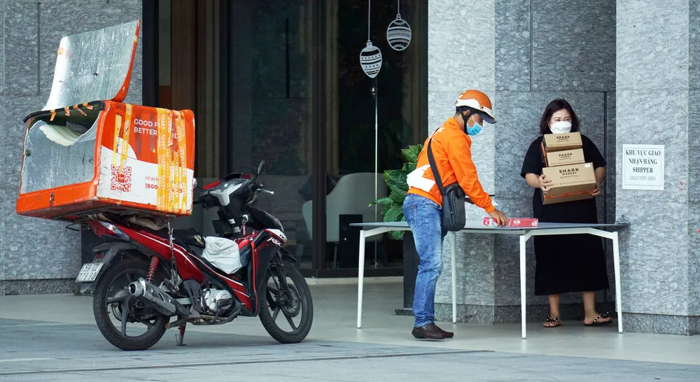 Đủ chiêu lừa người tiêu dùng mua sắm online ảnh 1