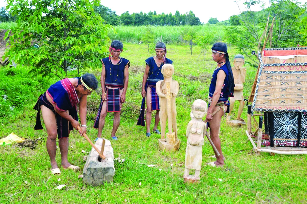 A Ngưi bảo tồn văn hóa Ba Na ảnh 1