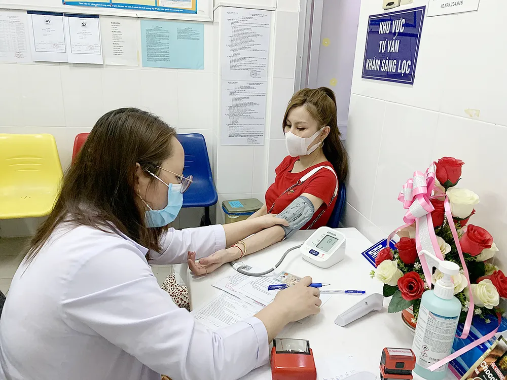 Nỗ lực bao phủ vaccine xuyên Tết ảnh 1