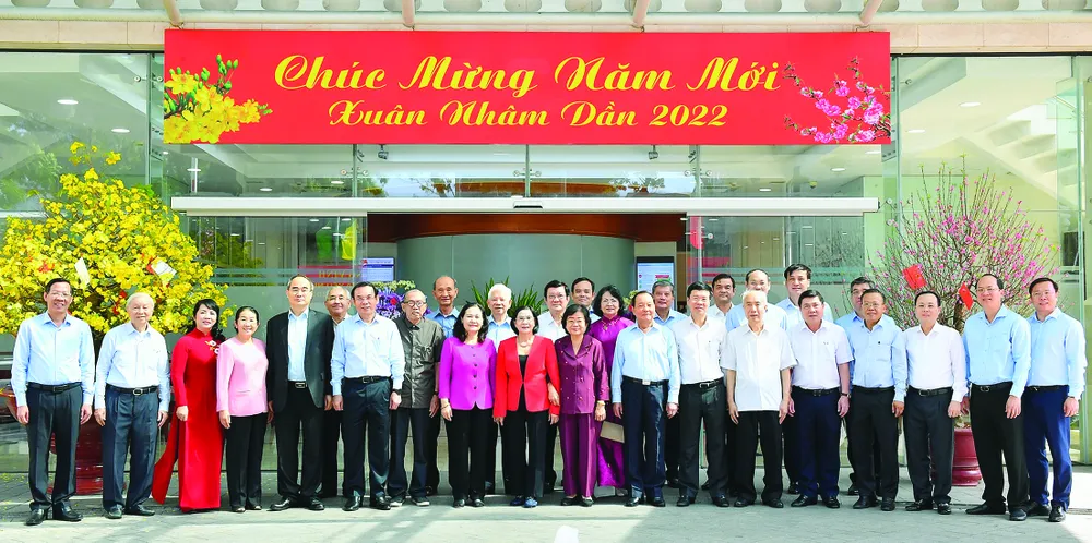 Lãnh đạo Đảng, Nhà nước và TPHCM với nhiều hoạt động đầu xuân ảnh 2