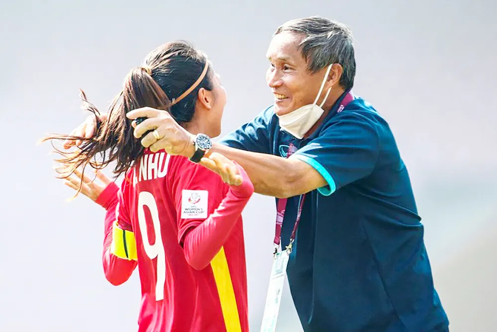 Ông Chung “xe ca”  ảnh 1