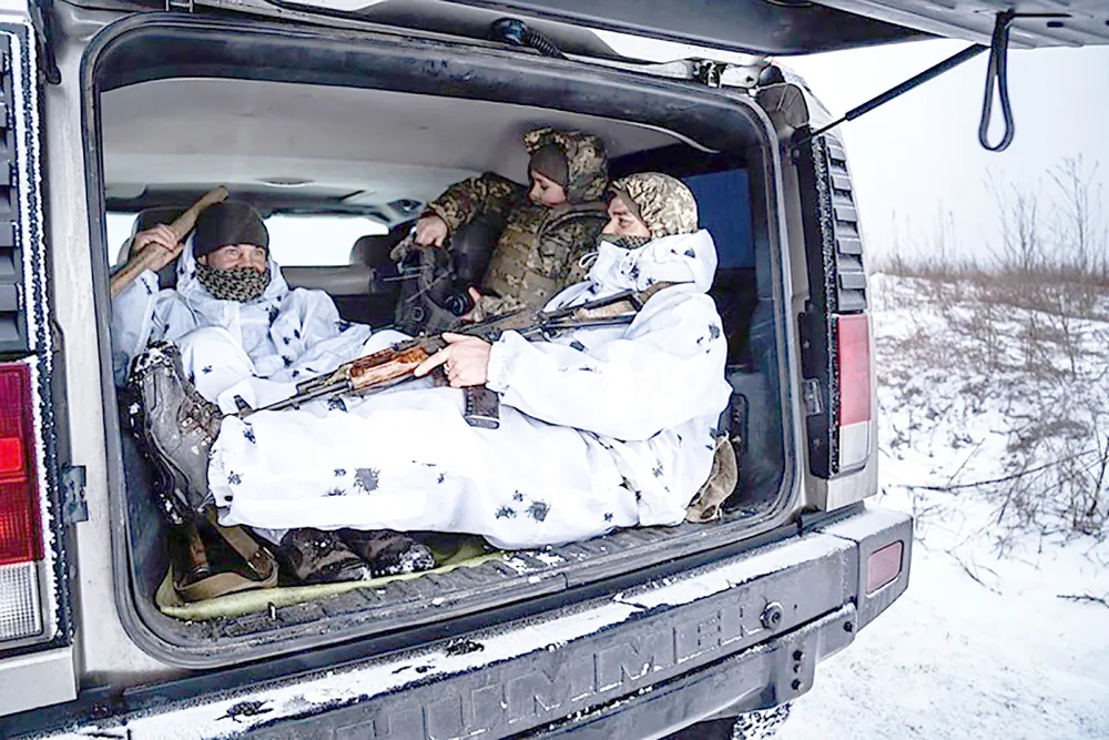 Tìm giải pháp giảm căng thẳng ở Ukraine ảnh 1