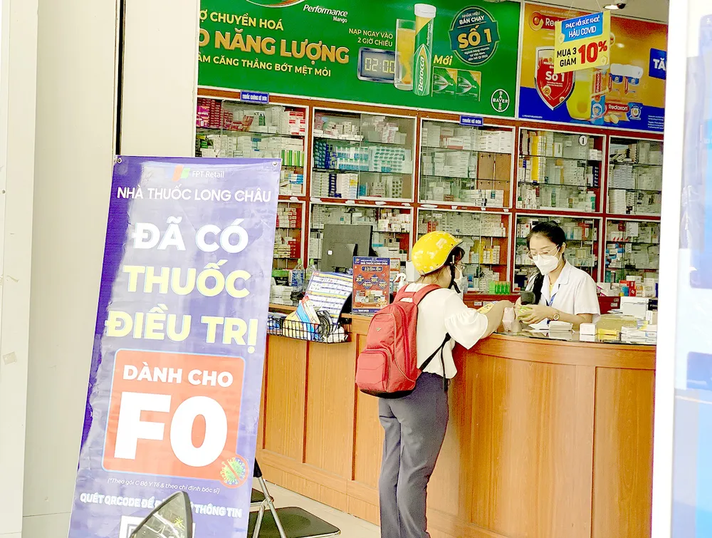 Ngày đầu bán thuốc điều trị Covid-19: Không mua được vì vướng quy định ảnh 1