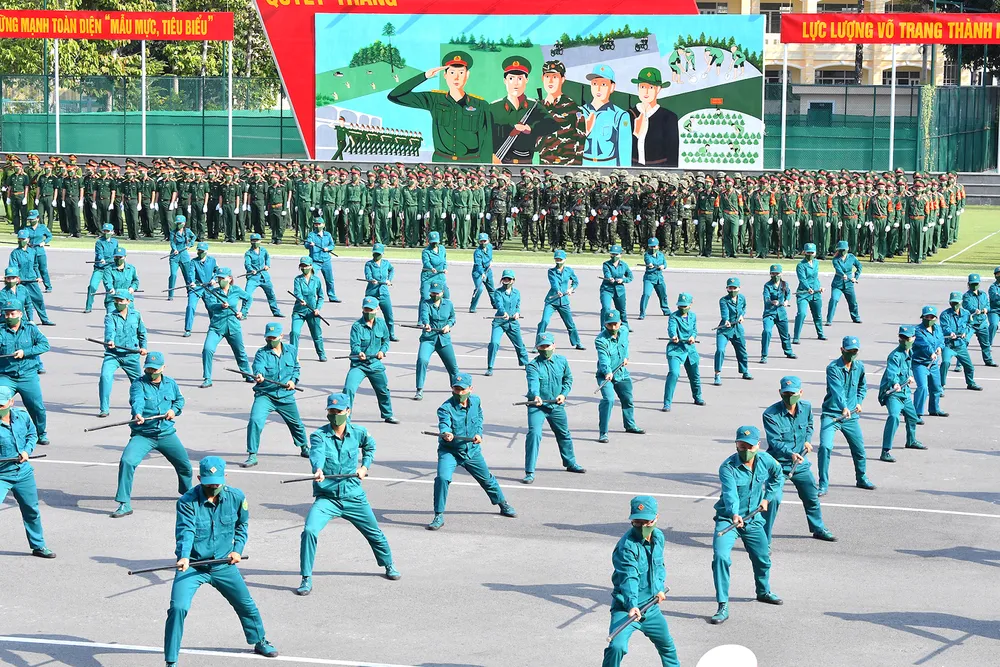 Lực lượng vũ trang TPHCM ra quân huấn luyện ảnh 6