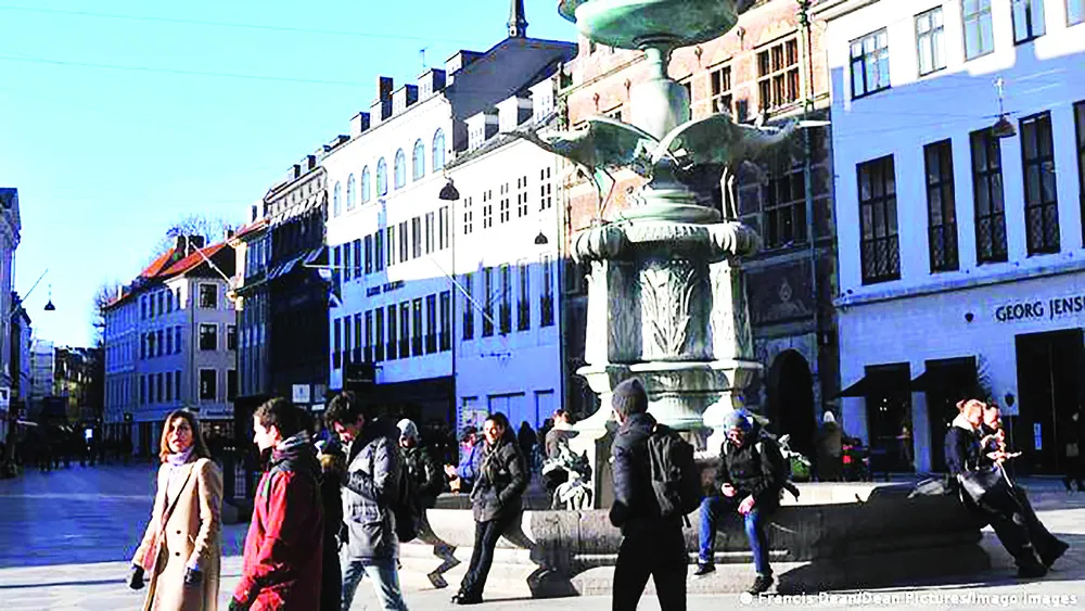 Qua 2 năm đại dịch Covid-19: Thế giới dần quay về cuộc sống bình thường ảnh 1