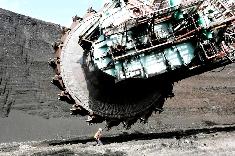 Mỹ tăng thuế hàng nhập khẩu từ Nga ảnh 1