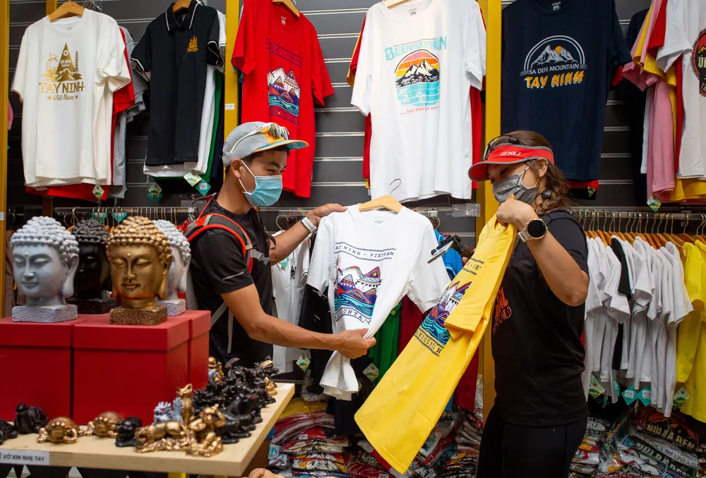 Xanh hóa thị trường thời trang Việt ảnh 1