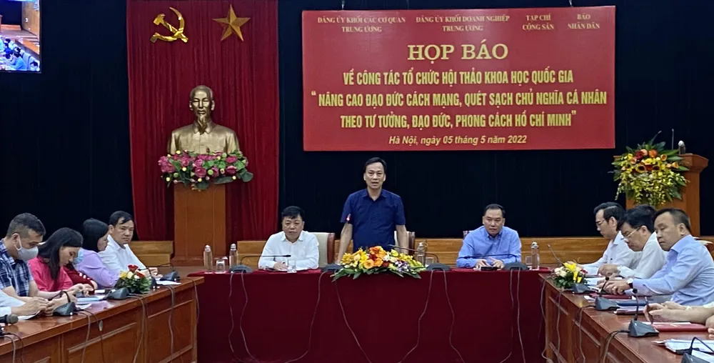 Hội thảo “Nâng cao đạo đức cách mạng, quét sạch chủ nghĩa cá nhân theo tư tưởng, đạo đức, phong cách Hồ Chí Minh” diễn ra ngày 12-5 ảnh 1