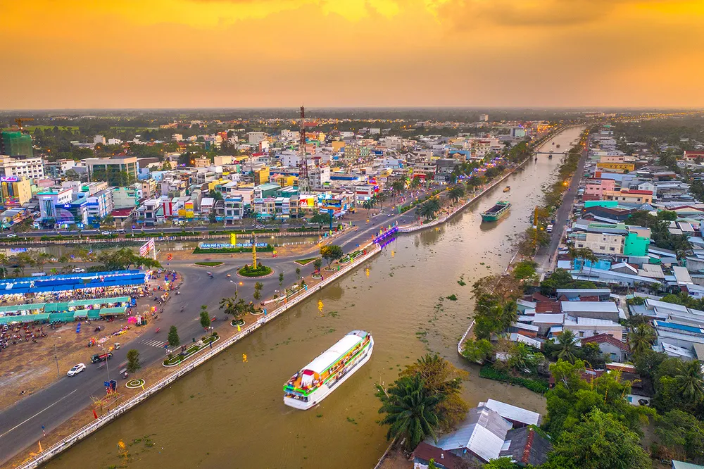 TP Vị Thanh nằm bên dòng Xà No đang trờ thành tuyến du lịch hấp dẫn  tiều vùng Tây Sông Hậu 