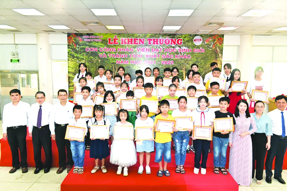 Công ty Vedan Việt Nam khen thưởng 701 con em CBCNV có thành tích học tập tốt năm học 2021-2022 ảnh 1